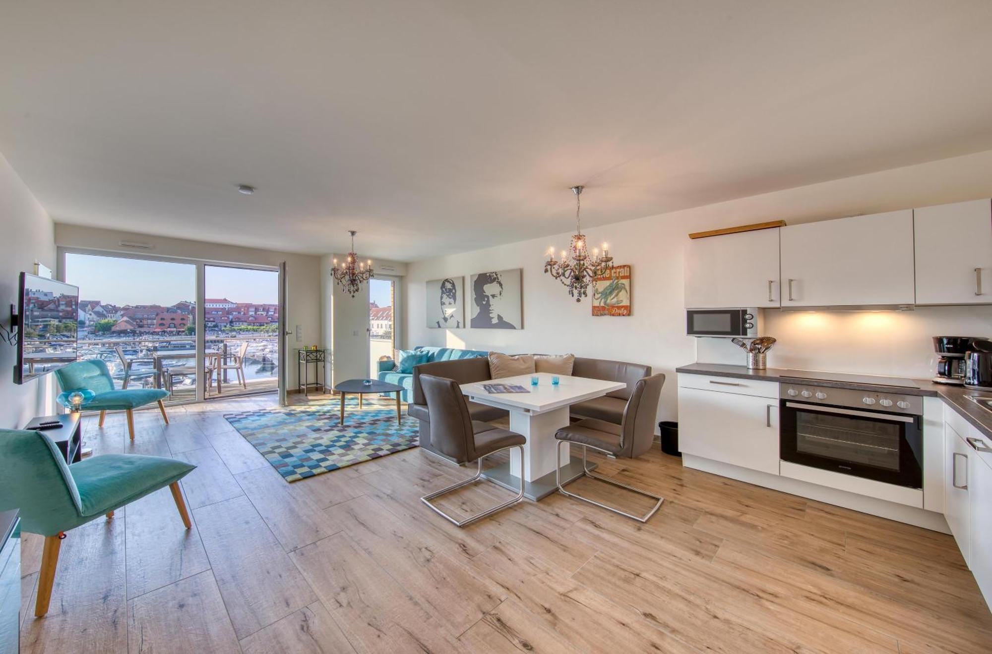 Mueritz Utkiek - Apartment Mit Seeblick & Balkon In Der Hafenresidenz Варен Екстериор снимка